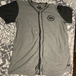 2/$20 Men’s Shirt